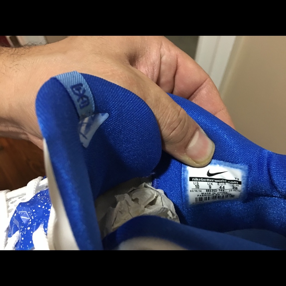Sneakers - Picture 4 of 5